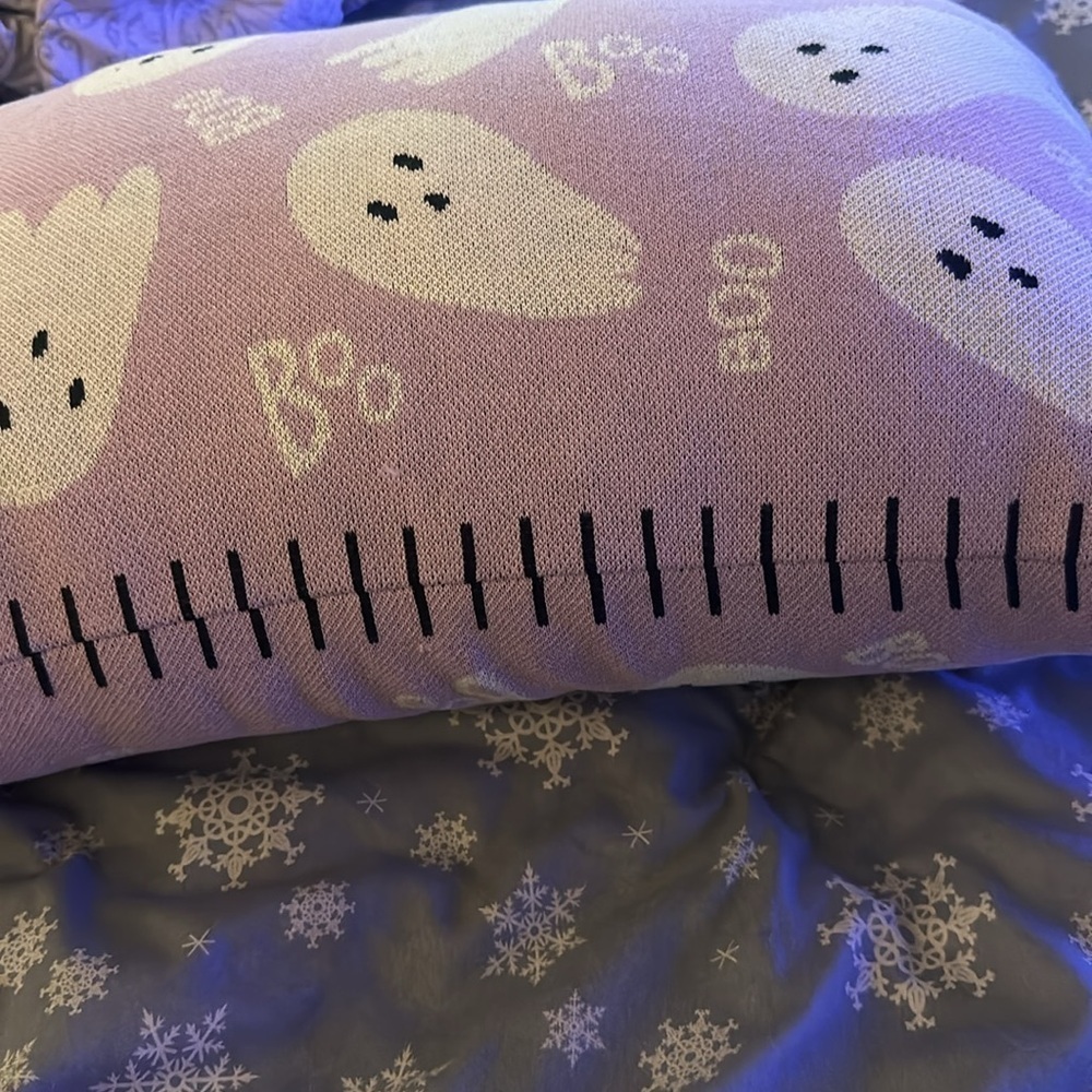 👻sweet street lilac purple boo ghost halloween pillow👻 - Picture 3 of 5
